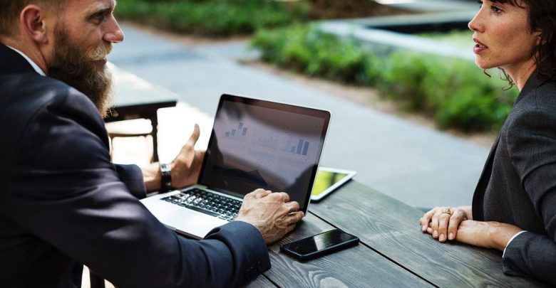 Les couples au travail : pour ou contre ?