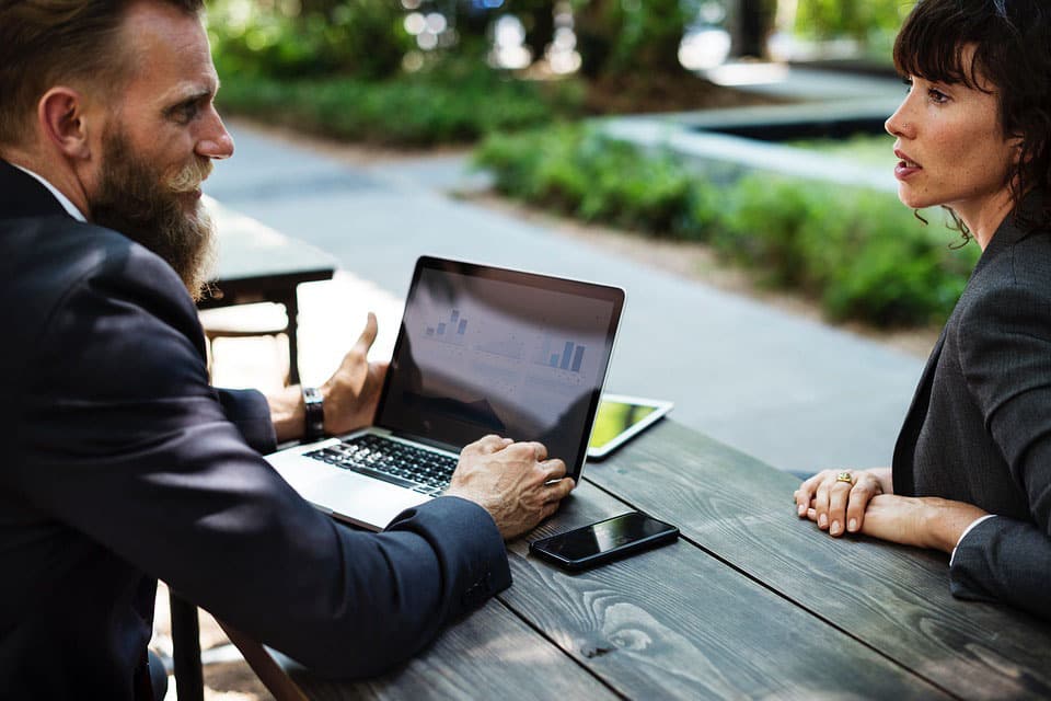 Les couples au travail : pour ou contre ?