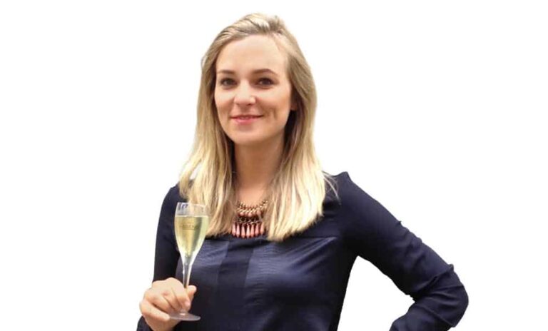 L’entrepreneure qui sabre le champagne