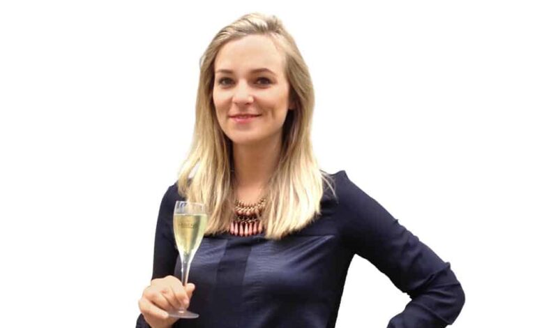 L'entrepreneure qui sabre le champagne