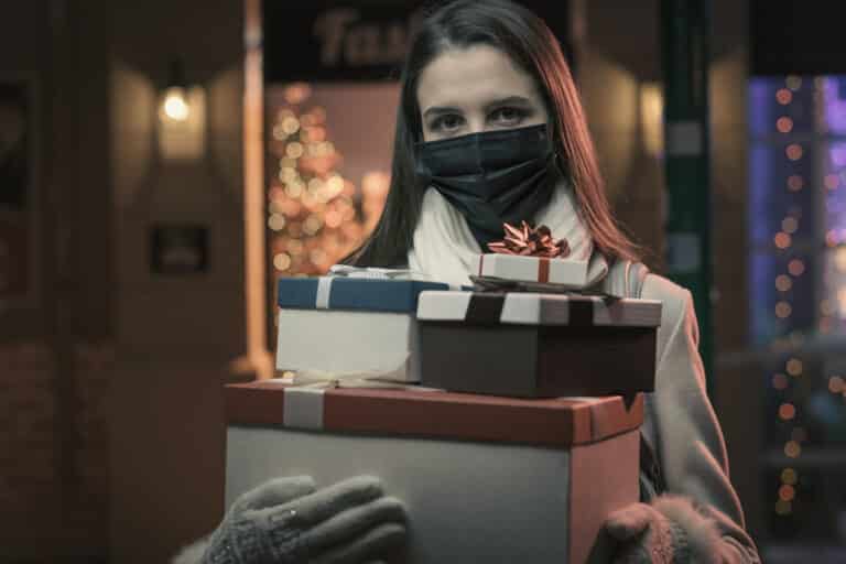 Le couvre-feu, un frein aux soldes mais pas à l’affluence dans les transports