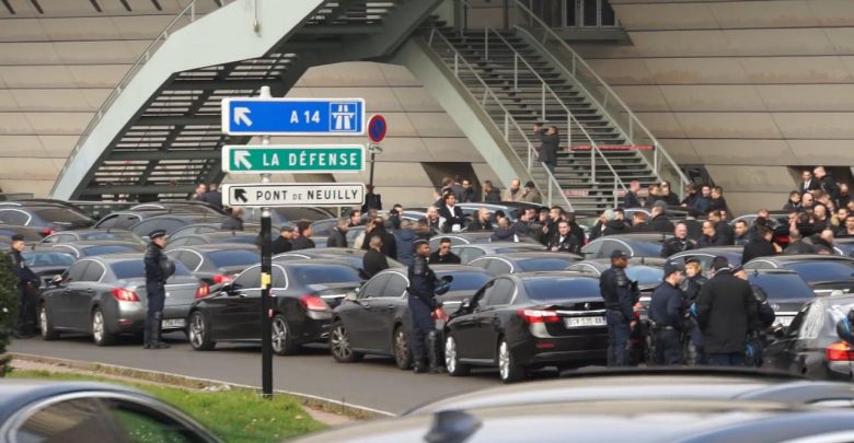 Les VTC en guerre contre Uber et Chauffeur Privé