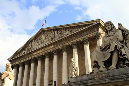 TVA et crédit d'impôt définitivement adoptés