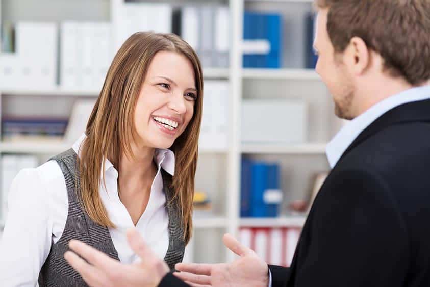 Répandre la bonne humeur au bureau. Souriez !