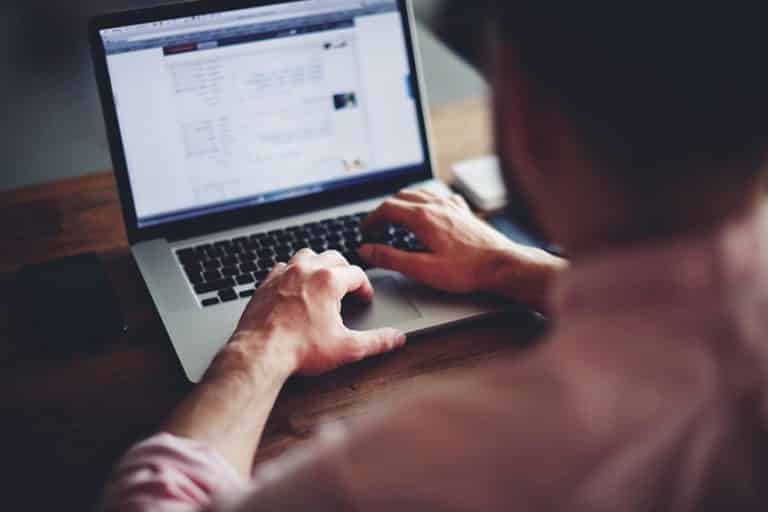 Facebook et Twitter, des business models à imiter ?