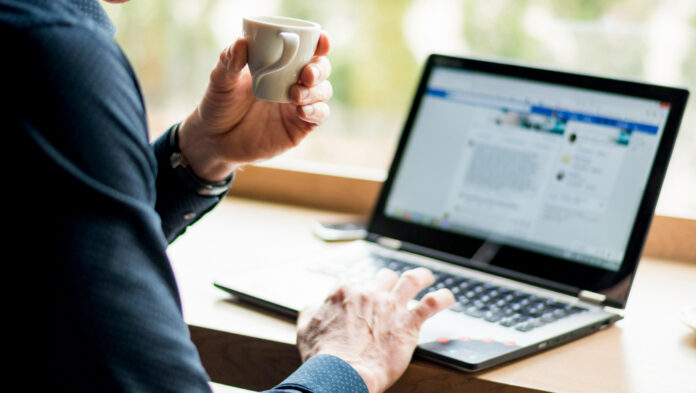 Benchmarking Facebook pour les PME Benchmarking Facebook pour les PME