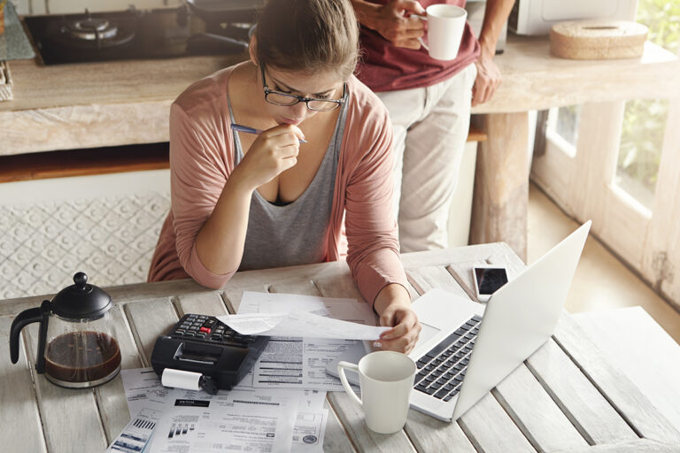Devis et factures : conseils inestimables pour une gestion efficace