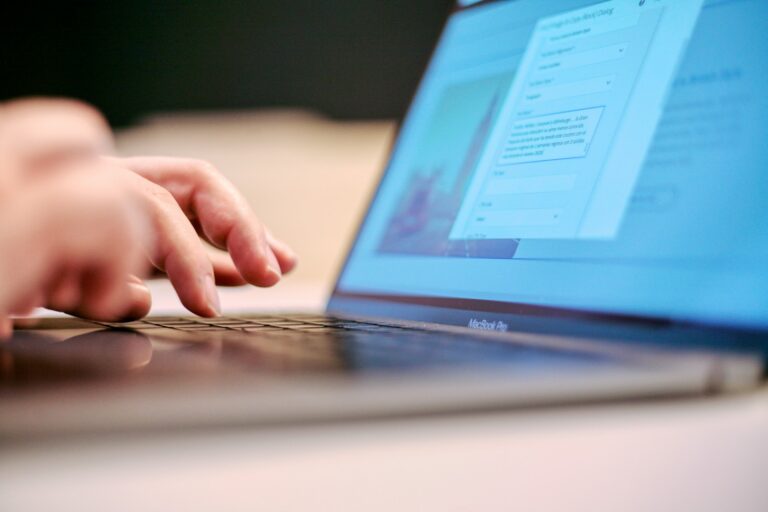 Externaliser pour mieux satisfaire : ces missions stratégiques qui façonnent la relation client