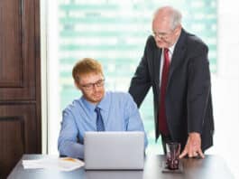 Recruter des seniors