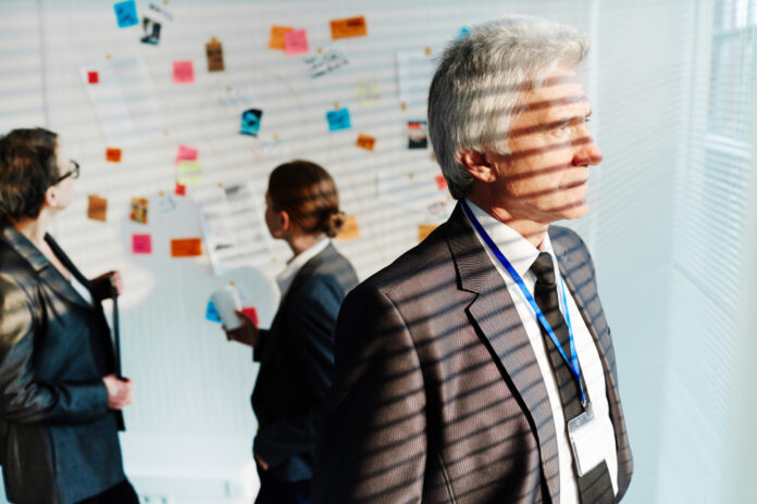 Retarder volontairement la transmission d’informations stratégiques 