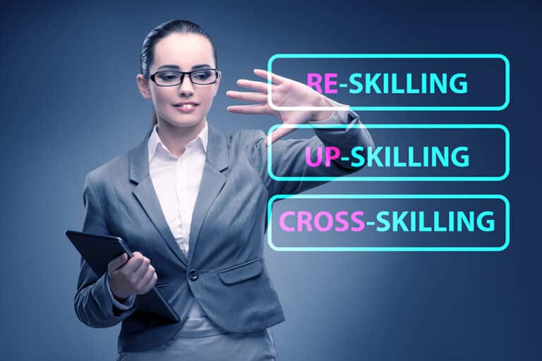 Upskilling, reskilling, cross-skilling : comment les entreprises réinventent la formation professionnelle en 2025