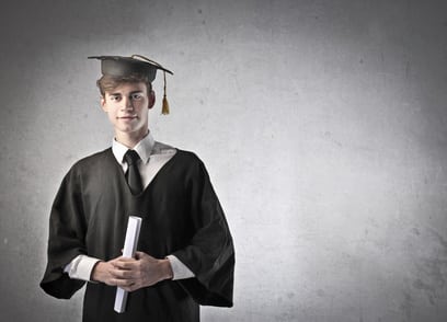 Les avantages de recruter un jeune diplômé