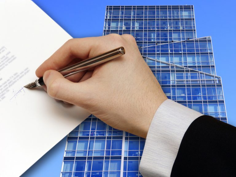 Pas de Porte ou droit au bail : l’essentiel à savoir au moment de signer le bail