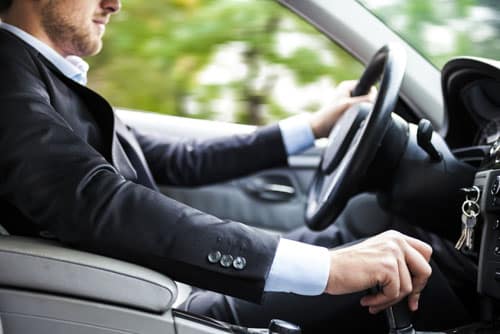 Entre leasing auto et location longue durée pour les professionnels