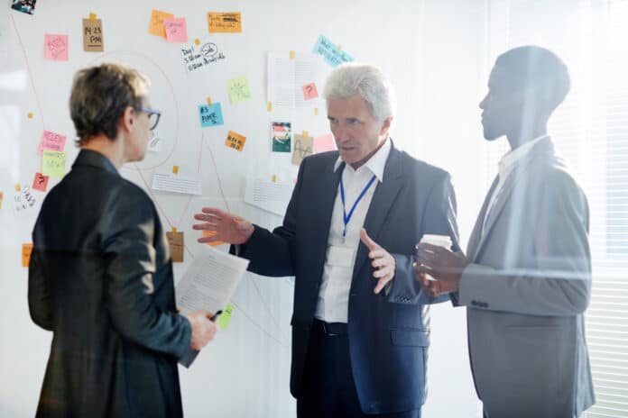 déléguer les décisions structurantes à des conseils externes