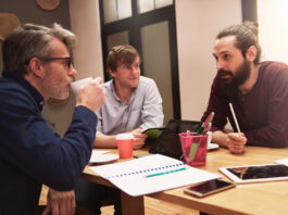 dirigeants apprennent des plus jeunes