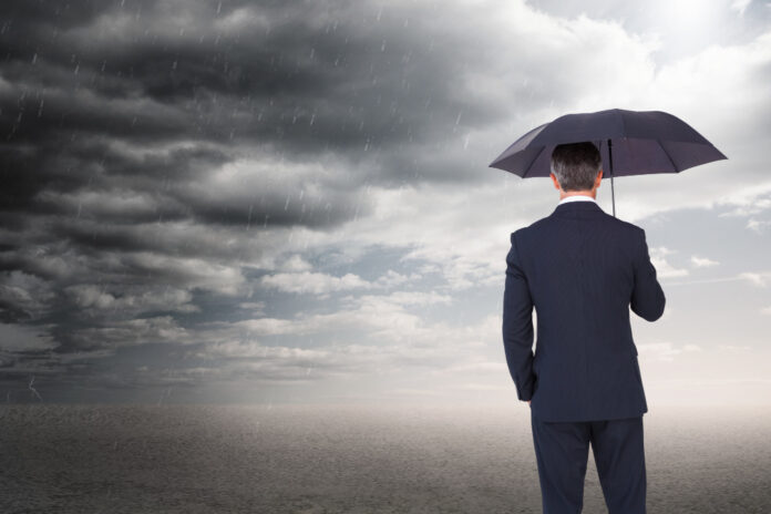 diriger en pleine tempête En période de crise, l'immobilisme peut coûter plus cher que le changement. Découvrez comment adapter votre leadership face à l'incertitude.