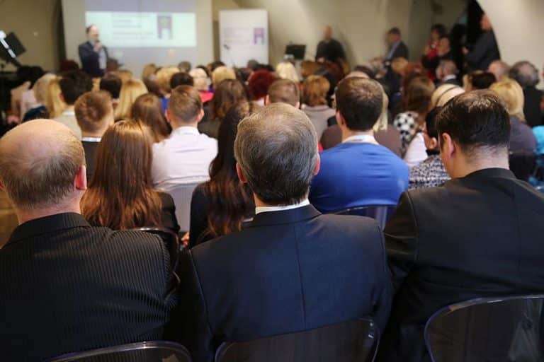10 conseils pour s’exprimer en public