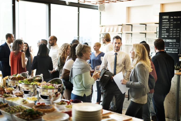 Événement d’entreprise : des solutions écologiques pour le repas
