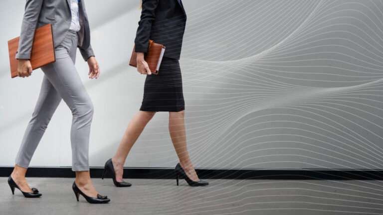 Quand les entreprises s’organisent sans patron : fiction ou avenir possible ?