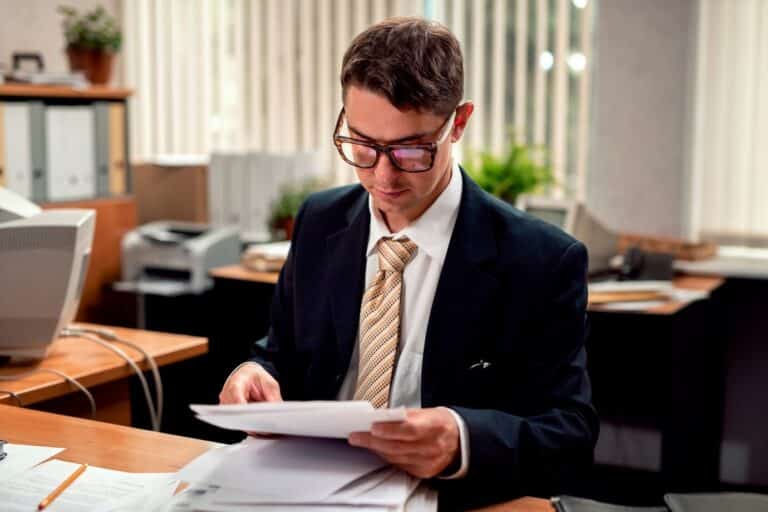 Comment fixer ses tarifs sans brader son travail : le guide psychologique
