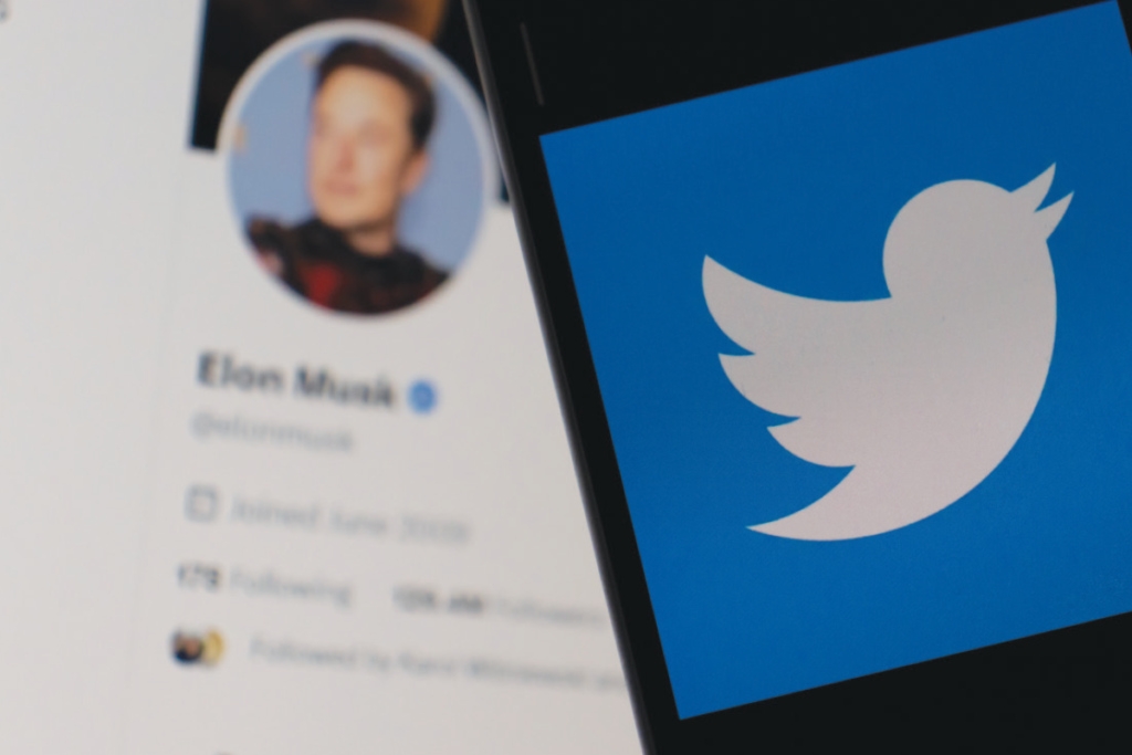 Des grands labels musicaux réclament des centaines de millions de dollars à twitter