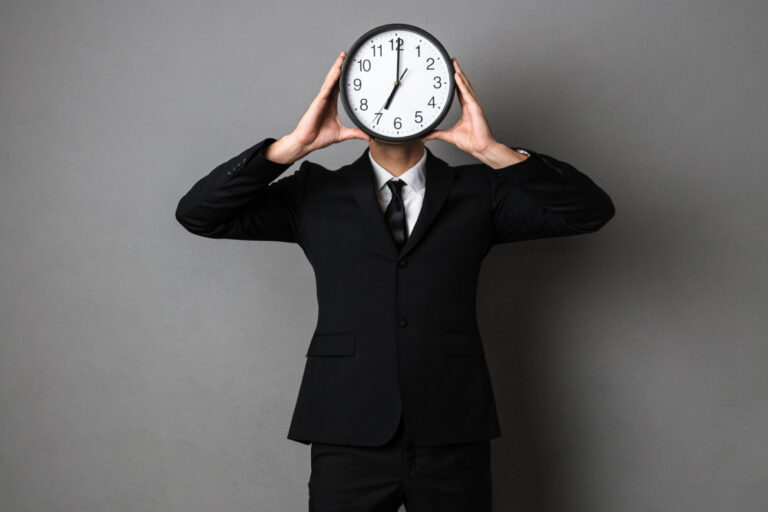 Pourquoi les meilleures décisions se prennent avant 8 h du matin… ou jamais 