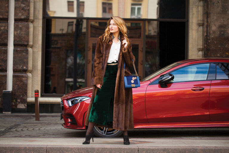 Le marché des vêtements et des voitures de luxe