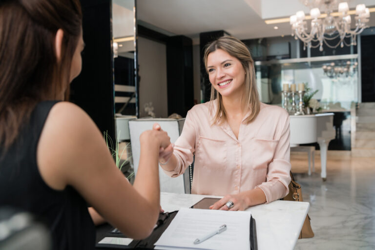 Reverser une part fixe de marge à une cause dictée par le client