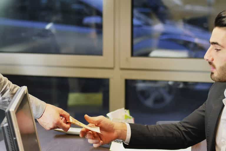 Comment fixer le salaire d’un collaborateur ?