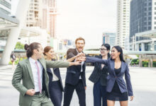 se faire des amis et sauver le monde des affaires