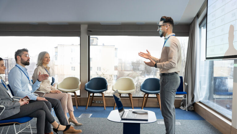 Pourquoi les séminaires sont devenus essentiels pour les entrepreneurs : une respiration, un recul, une stratégie