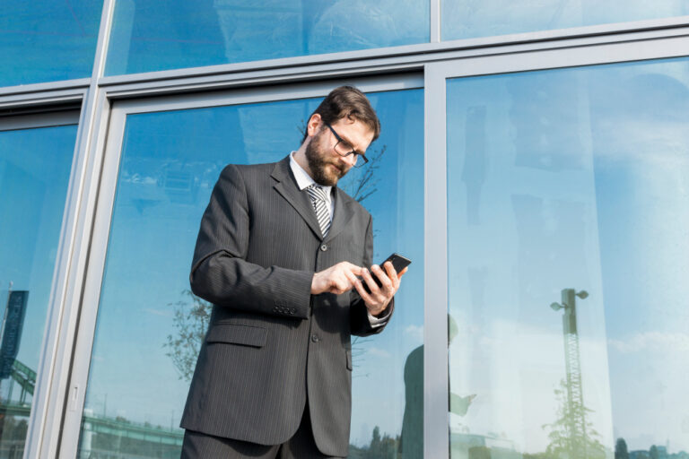 Quand l&rsquo;entrepreneur réalise que son smartphone est devenu une extension de son bras