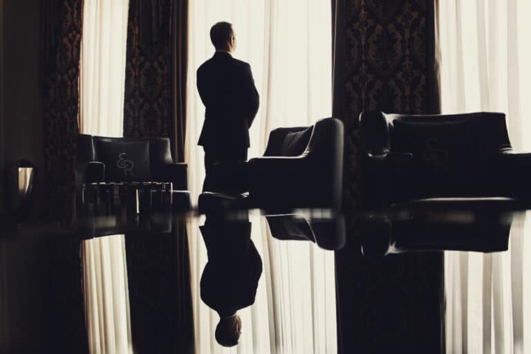 La solitude du décideur : réussir quand personne n’ose vous dire la vérité 