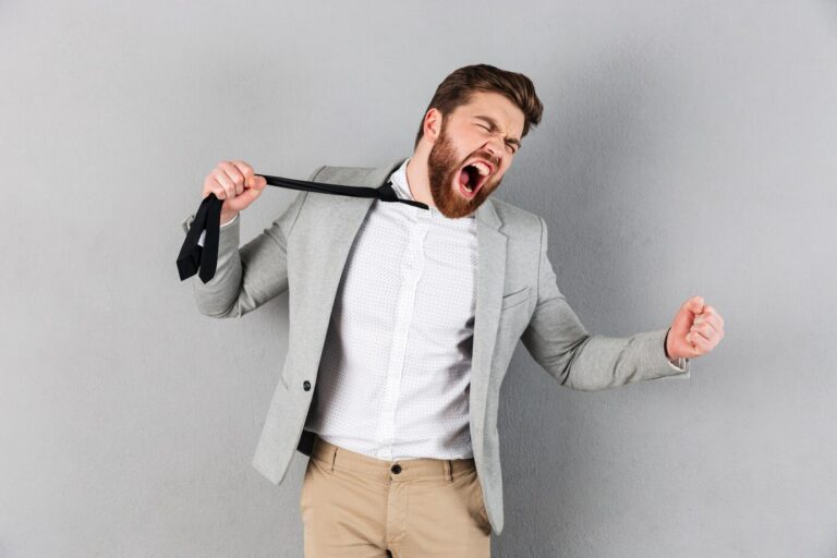Pourquoi le statut micro-entrepreneur vous piège (et comment en sortir)