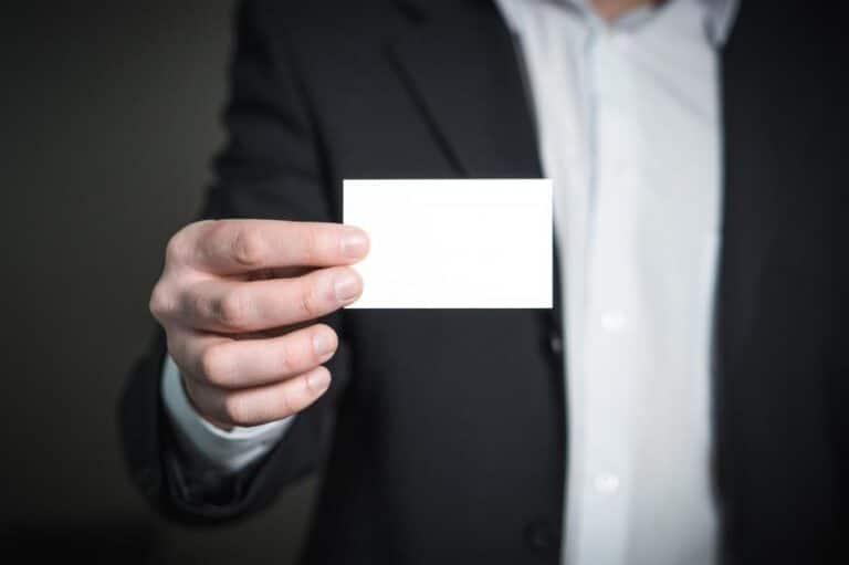 Carte de visite : comment marquer les esprits à l’ère numérique en 5 points clés